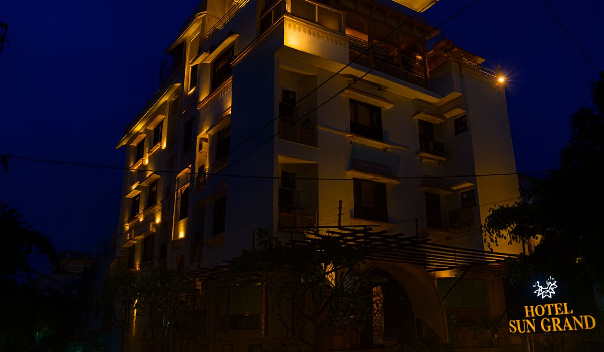 Best Places to Stay in Agra Near Major Attractions (2)
