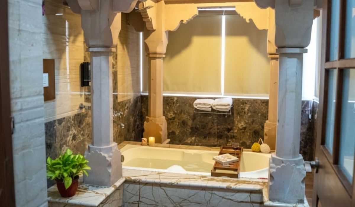 Room Near Taj Mahal: Where Comfort Meets the Morning Taj