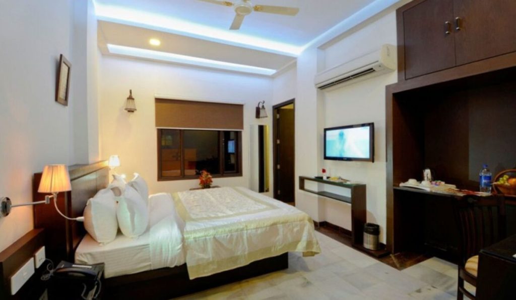 Comfortable hotel room in Agra for travelers looking for accommodation near the Taj Mahal