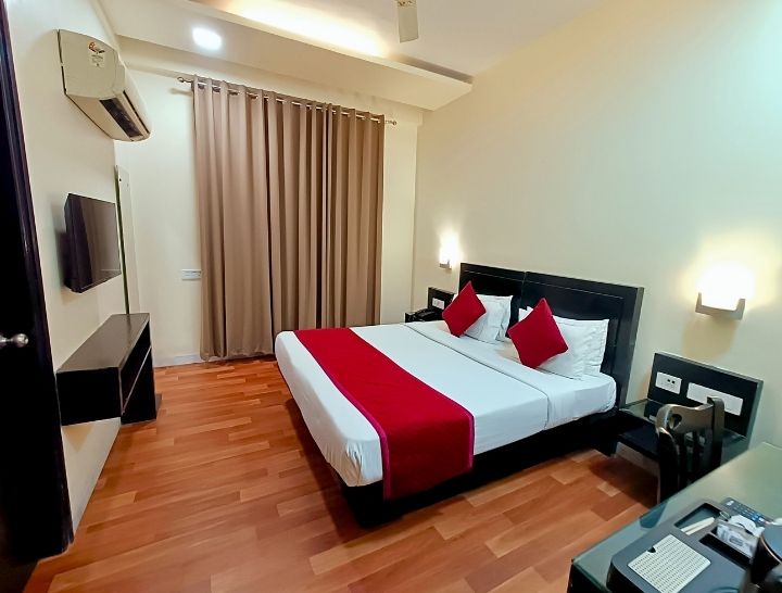 How to Choose a Family Room in Agra