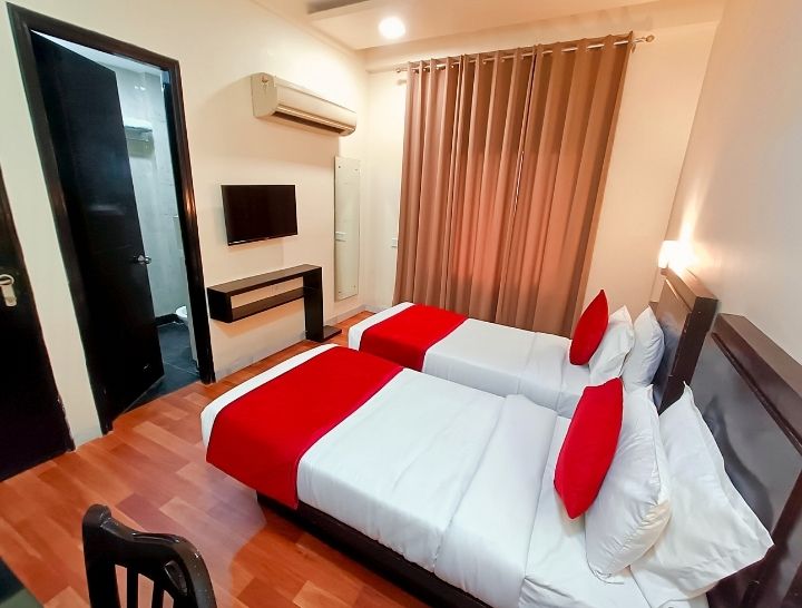 How to Choose a Family Room in Agra